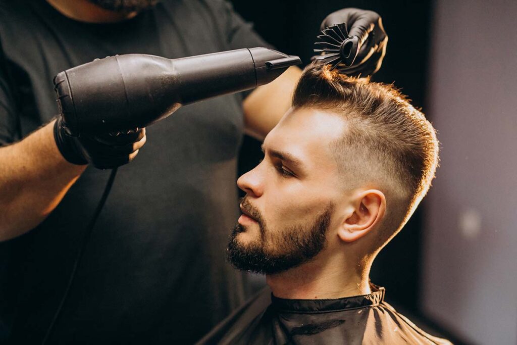 Relooking coiffure homme : conseils et tendances 2021 ...